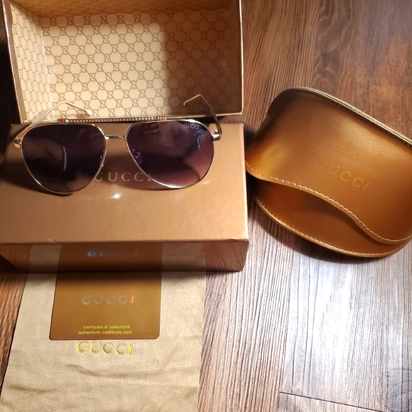 THIS ITEM IS SOLD!!!! Gucci Aviator - Picture 7 of 9